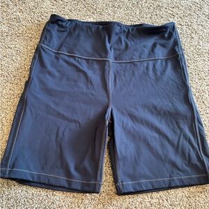 Women’s Athleta Biker Shorts | Size L
